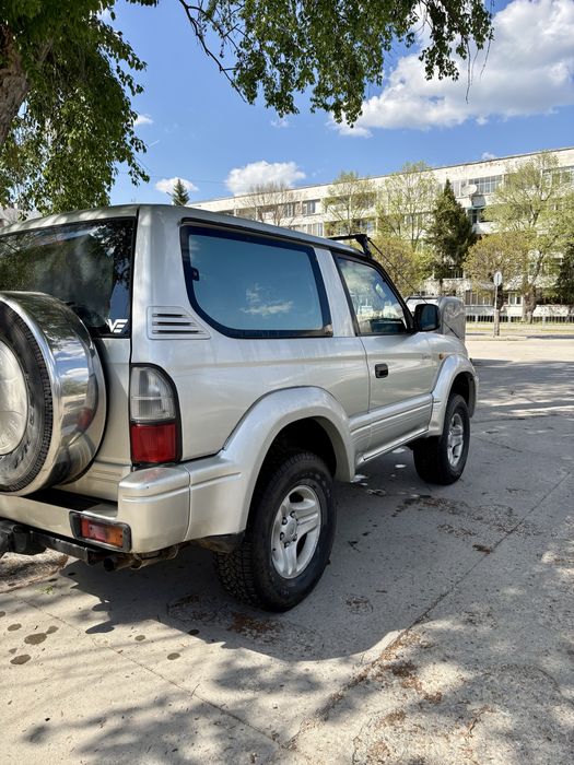 Toyota Land Cruiser 90