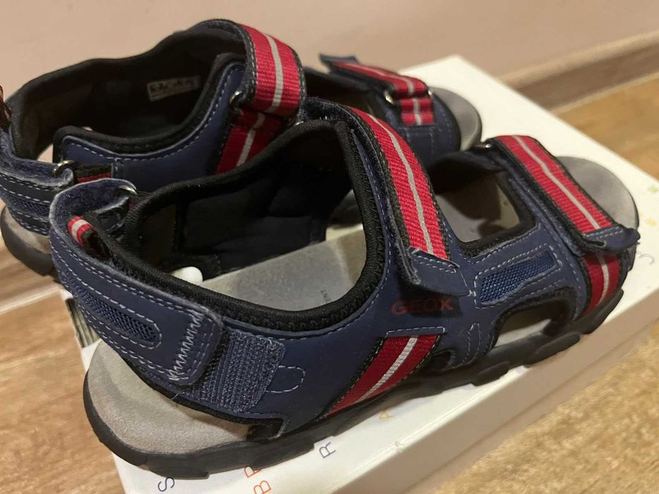 Детски сандали Geox