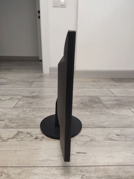 Монитор full hd .