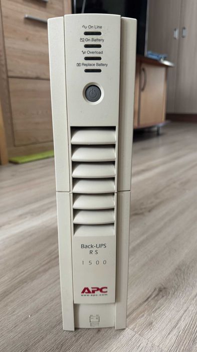 ИБП APC Back-UPS RS 1500