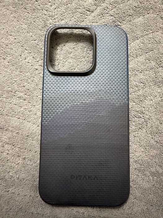 Продам чехол Pitaka на iPhone 15 pro