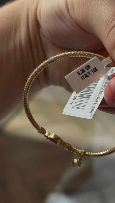 Женский золотой браслет Van Cleef