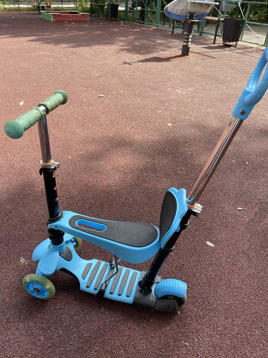 Самокат с сидушкой