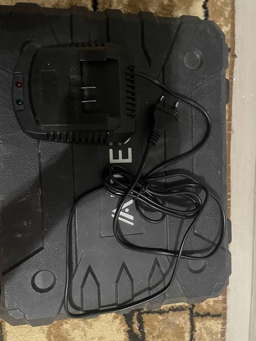 Продам шуруповерт