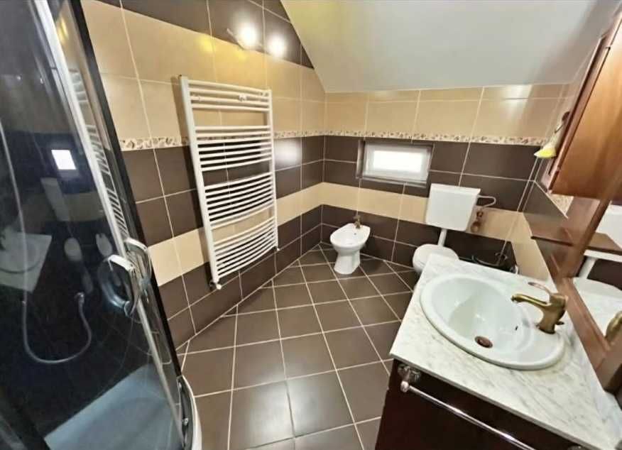 Casă de vanzare, 4 dormitoare, piscină - Arad, Zimandcuz - 0% comision