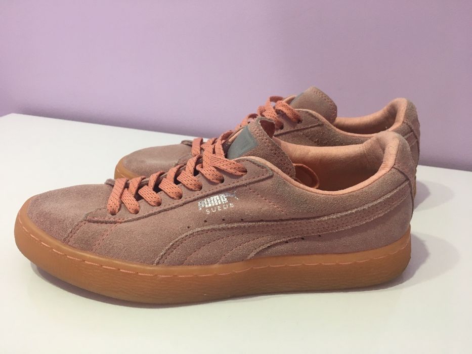 Дамски спортни обувки