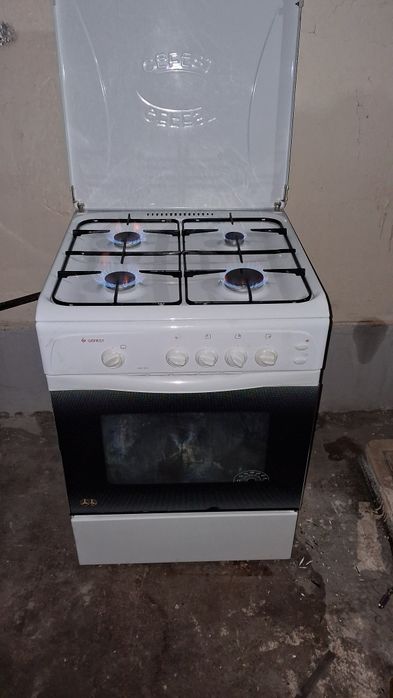 Срочно продаётся газ плита ,ГЕФЕСТ