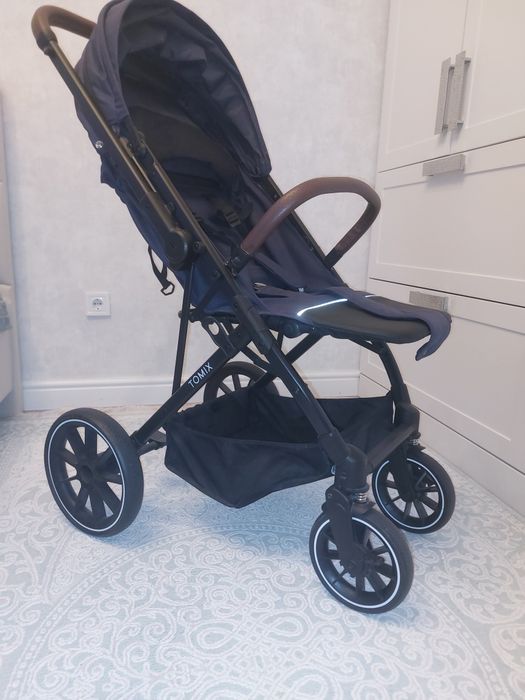 Детская прогулочная коляска