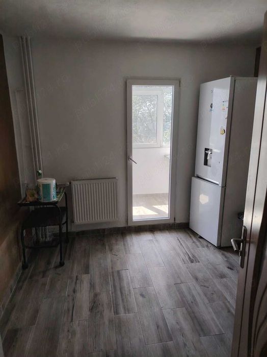Se inchiriaza apartament