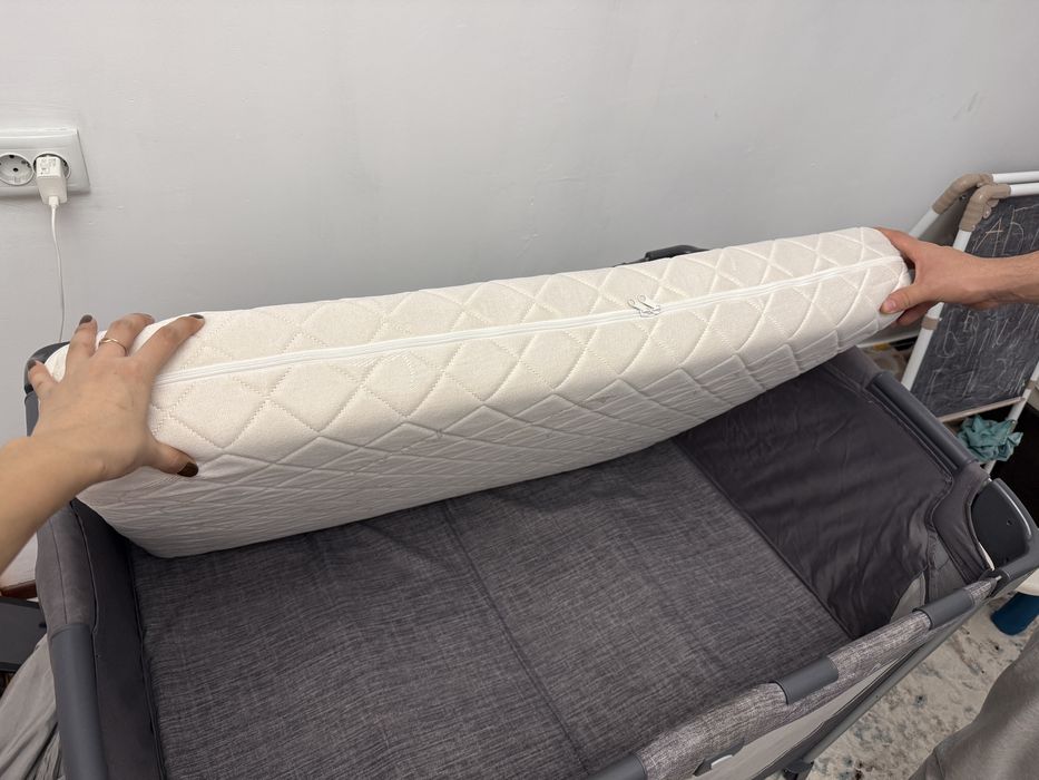 Продам манеж с матрасом