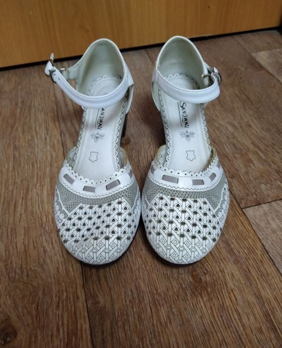 Продам женскую обувь