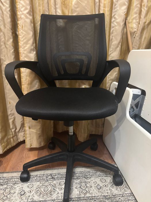 Офисное кресло удобное