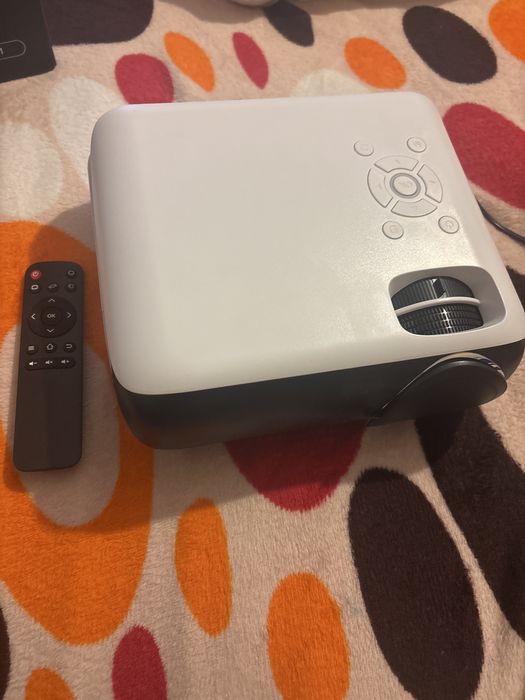 videoproiector led model h1