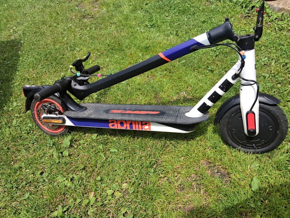 Trotineta electrica APRILIA eSRZ, 8.5 inch,