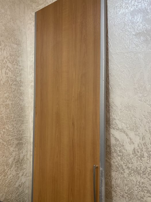 Продам шкаф б/у прочное