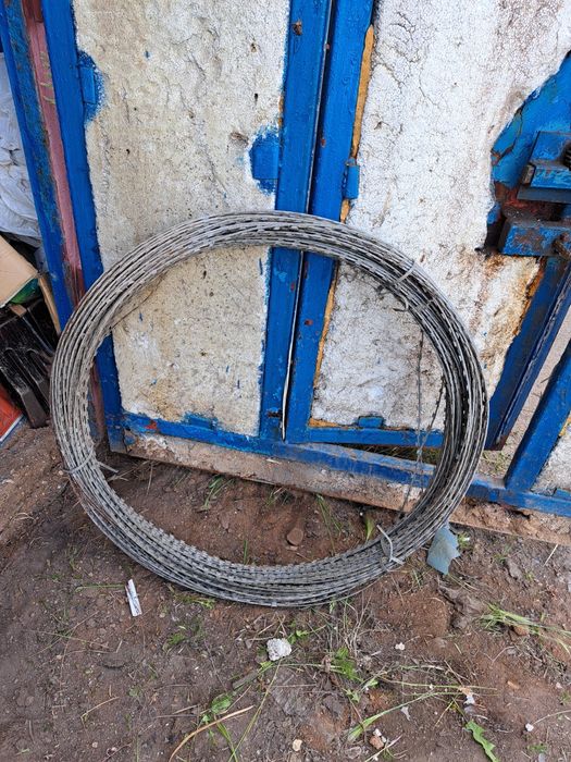 Продам колючую проволоку
