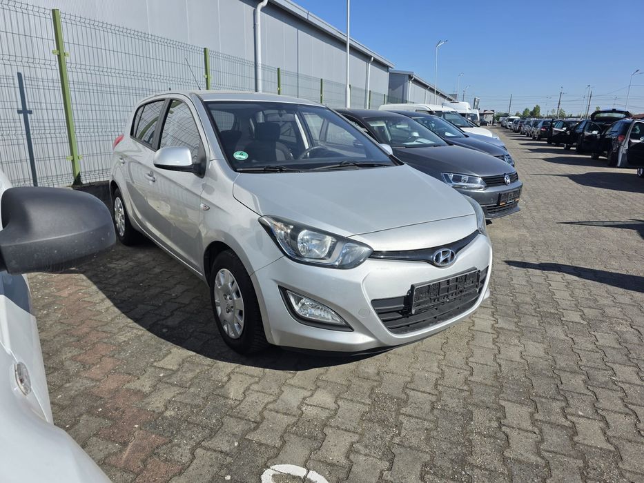 Hyundai i20 - An 2013 - 1.2 Benzina 4 cilindri Euro 5 - Clima