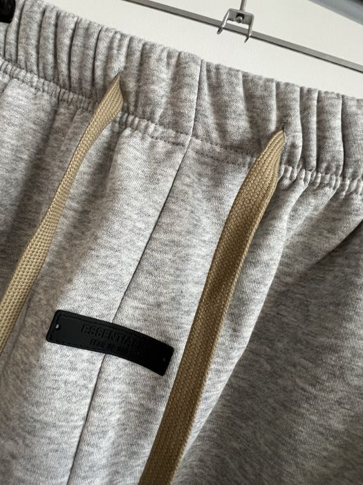 Pantaloni Essentials - marimea S