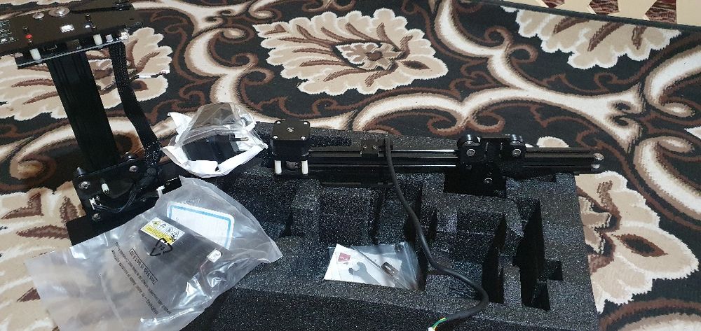 Yogichga gul tushiradigan printer