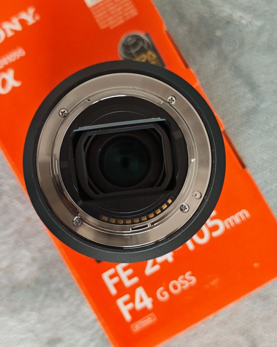 обектив Sony FE 24-105mm f/4 G OSS
