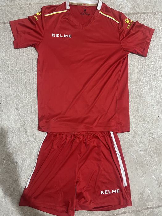 Продажа футбольнй одежды