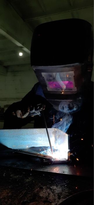 Услуга сварщика. Дәнекерлеуші қызметі