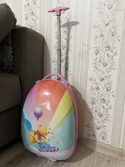 Продам чемодан для девочек