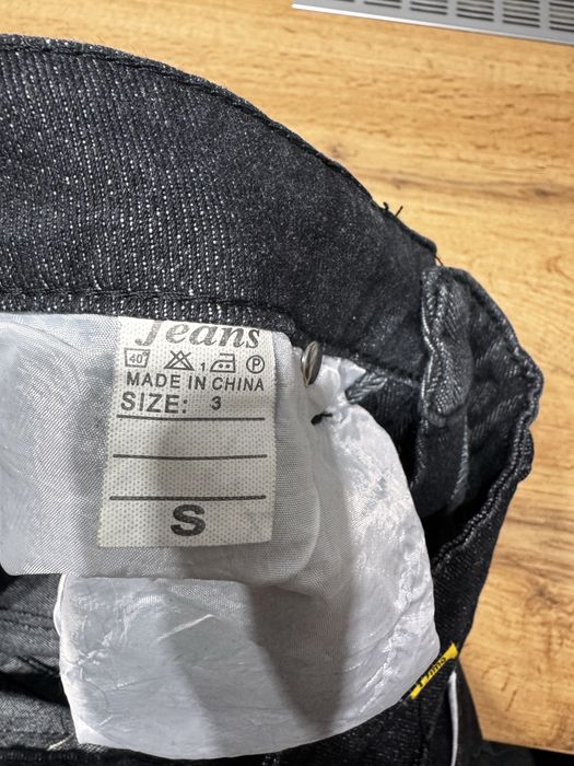 Продам джинсы новые !