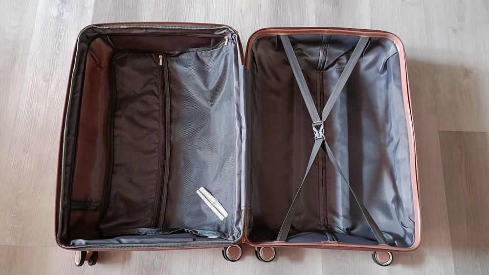 Среден пластмасов куфар - цвят пудра