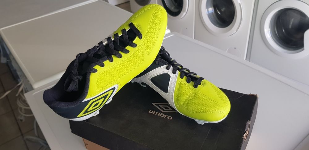 Футболни обувки UMBRO