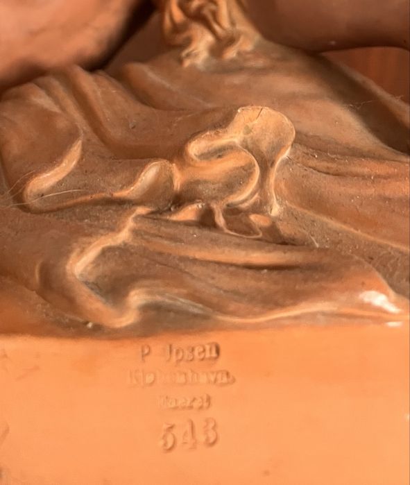 Statueta din teracota semnata P Ipsen sec 19  40/27 cm