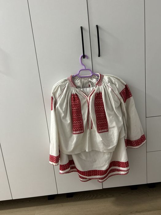 Costum popular autentic oltenesc vechi (~100 ani) – ie, fotă și catrințe țesute manual