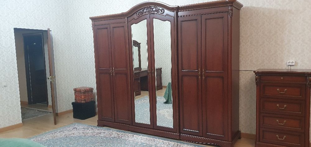 Продается Спальный гарнитур