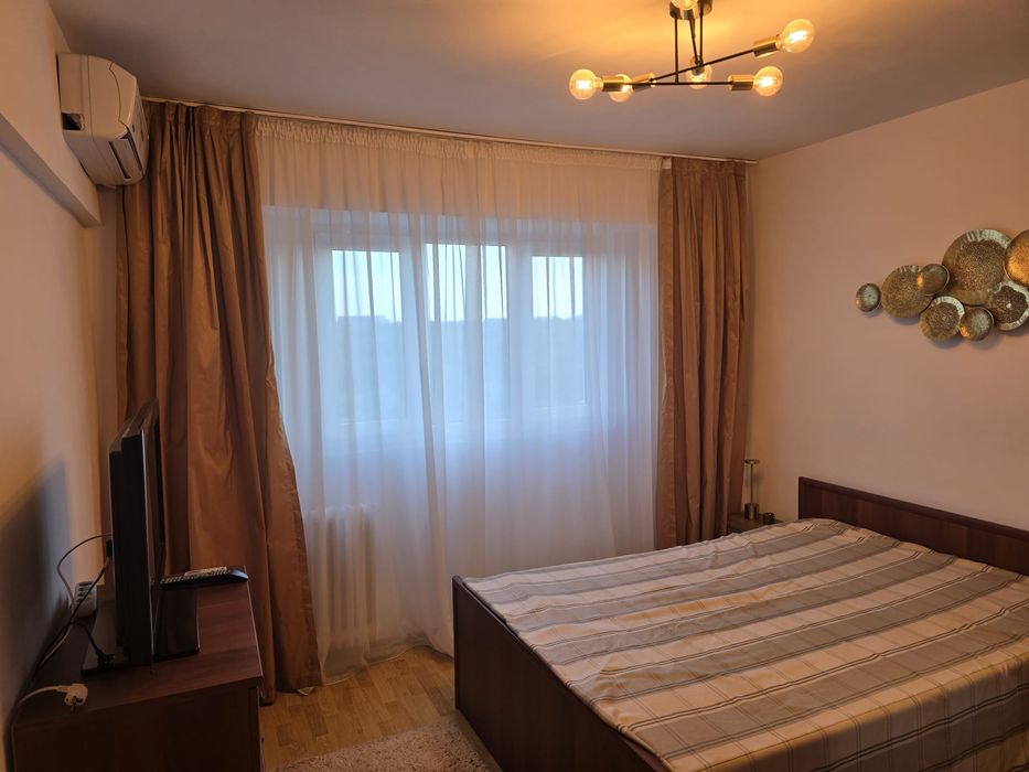 Inchiriez apartament 3 camere mobiliat, utilat , cu vedere la Parcul Tineretului