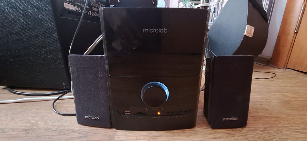 Продам колонки Microlab
