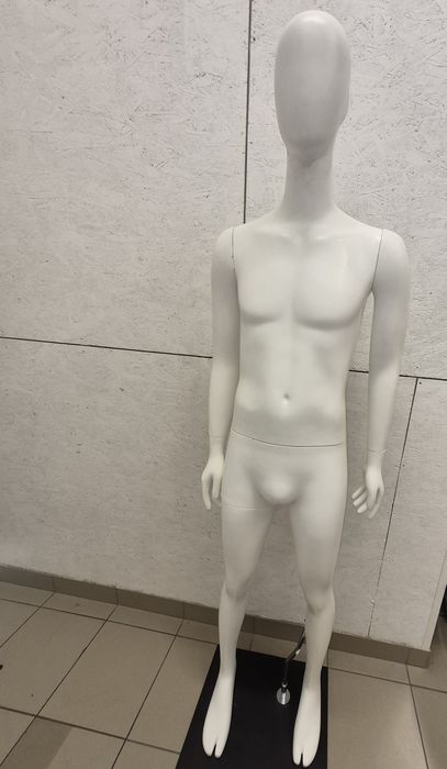 Манекени със стойка