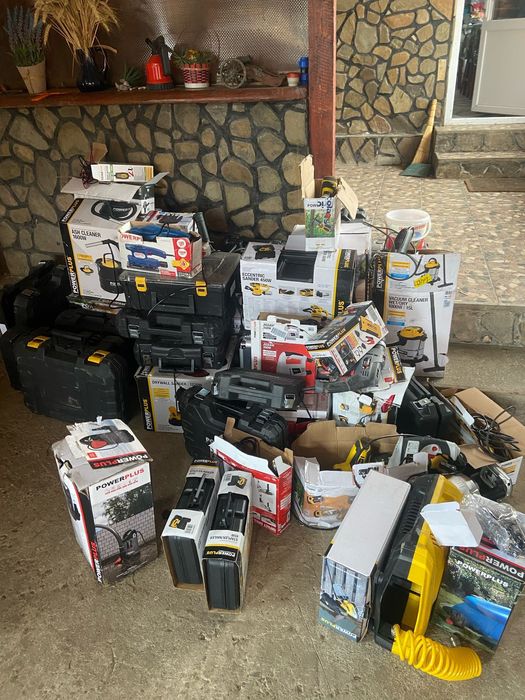 Vând aparatura pentru constructii