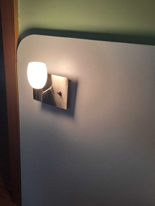 Стенна нощна лампа с ключе,