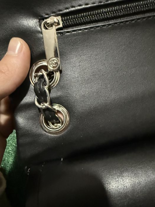 Geanta Chanel cu elemente argintii