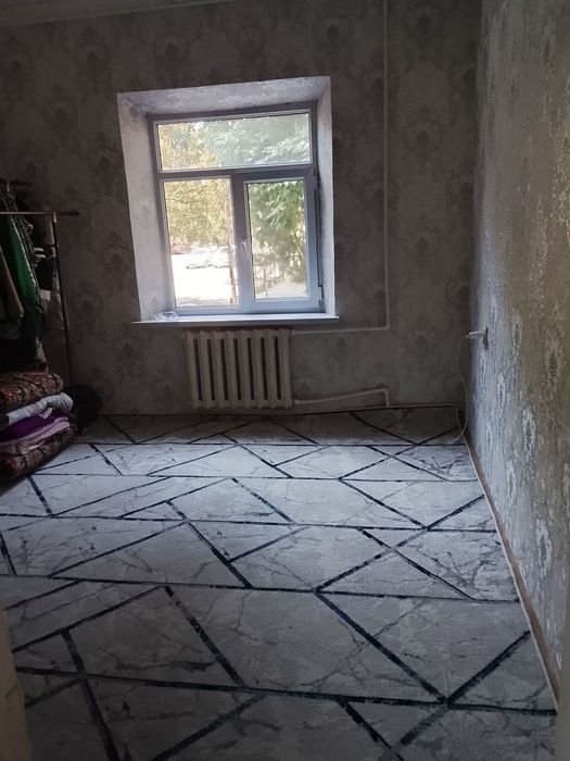 Продаётся 3 комнатная на 1 этаже на Карасу 6. Улучшенная.