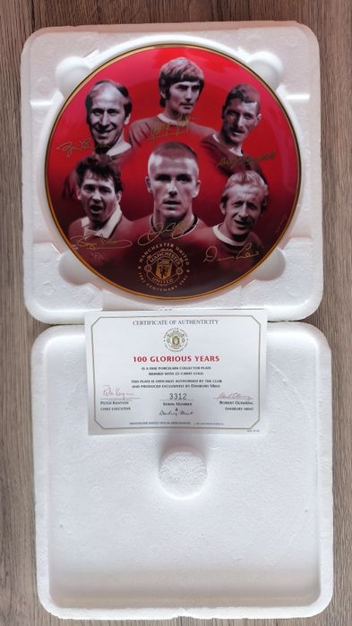 Колекционерска порцеланова чиния Manchester United – "100 Glorious Years" (Danbury Mint)