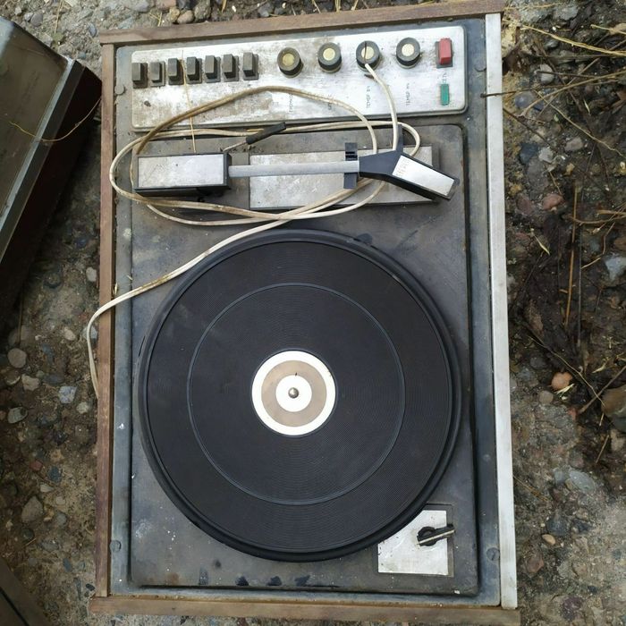 Продаётся проигрыватель Рондо 204