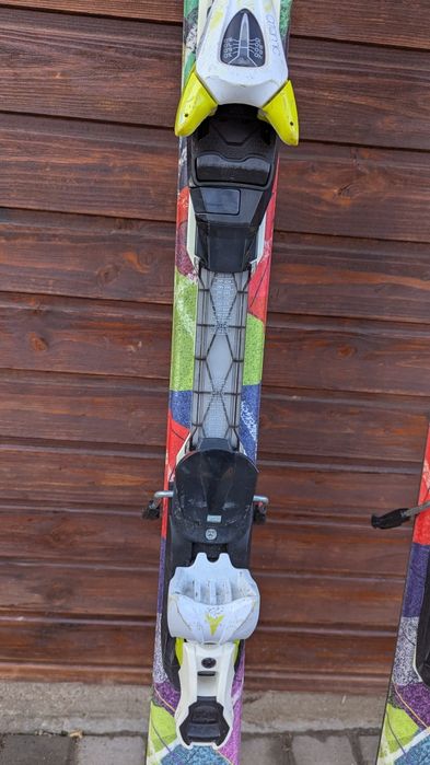 Vând schiuri Atomic 158cm
