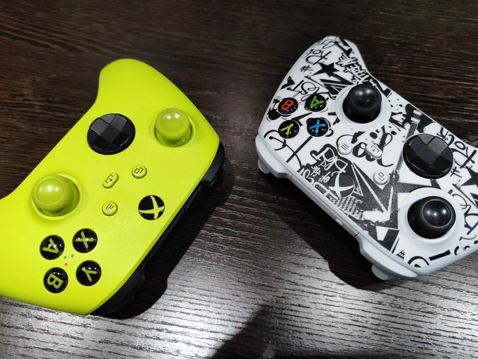 Продам консоль Xbox Series S