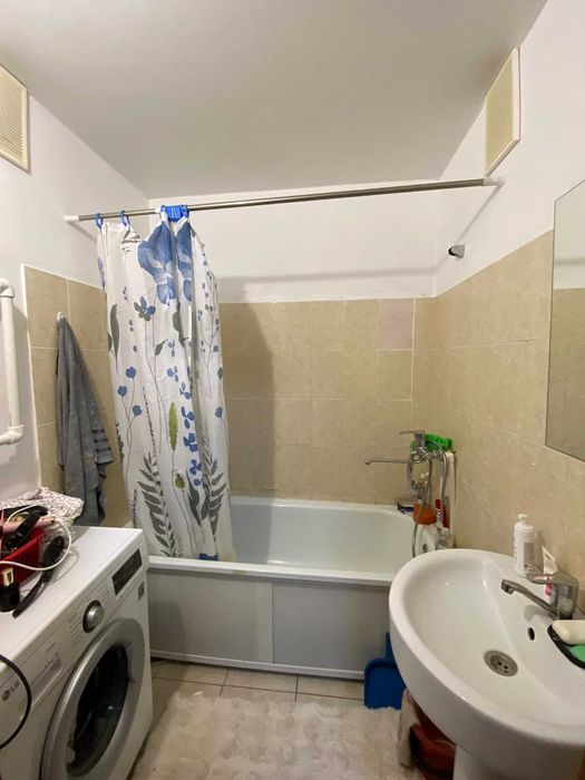 1к. мкр Аэропорт 40кв. 1 эт.9