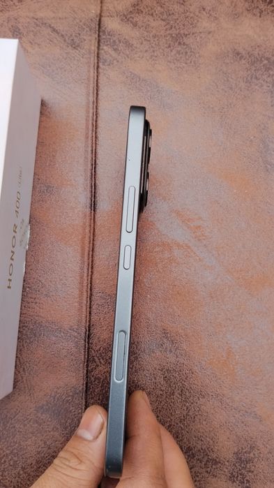 Honor 400 lte.              .