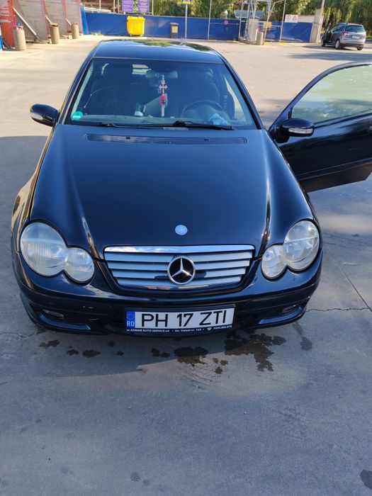 Mercedes-Benz Clasa C Coupe 2002 | 1.8 Kompressor Benzină | 1.300 €