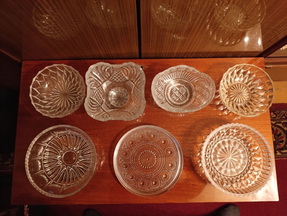 Хрусталь,стекло.Сервантное хранение.