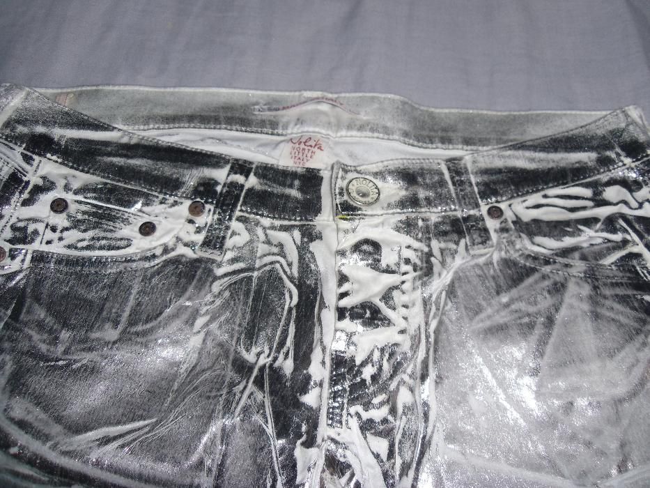 pantalonii  blugi argintii ,trendy