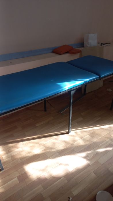 Продаю медицинскую кушетку